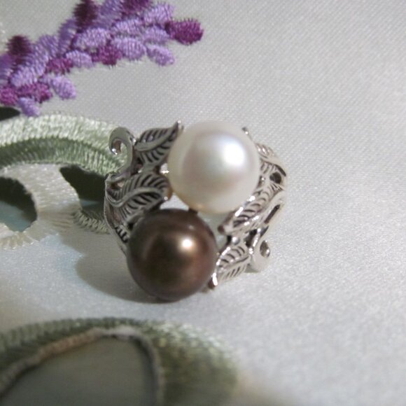 CFJ Sterling Silver and Pearl Ring ~ White & Brown Pearl ~ w Leaf Detail Size 10 - Picture 4 of 16